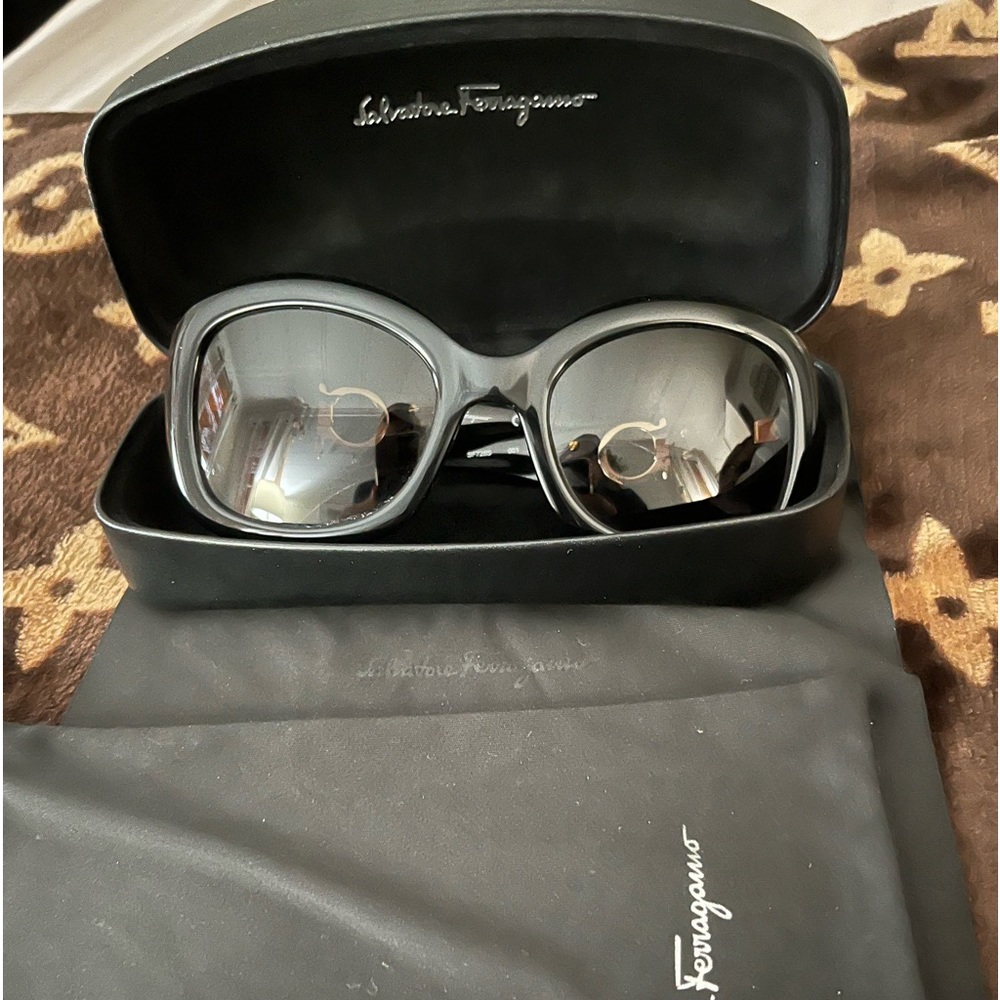 Ferragamo sunglasses (women’s)